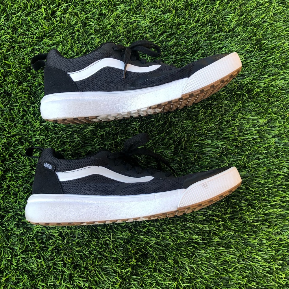 VANS ultrarange (Men 8.5)
